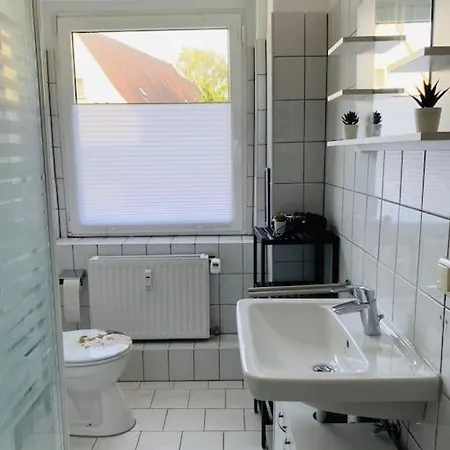 3x Doppelzimmer Mit Smart Tv Und Netflix, Grosse Parkplaetze, Free Wifi Schkopau